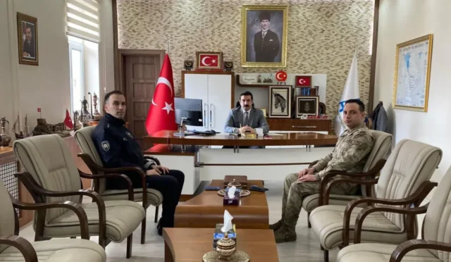 Arpaçay Kaymakamı Muhammed Burak Akköz başkanlığında asayiş ve güvenlik toplantısı yapıldı.