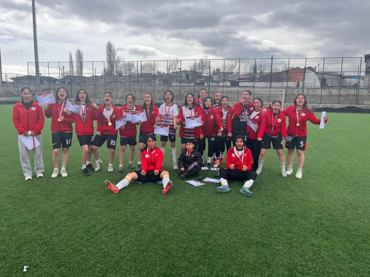 Ağrı Spor Lisesi Kız Futbol Takımı, Türkiye Finallerinde Boy Gösterecek