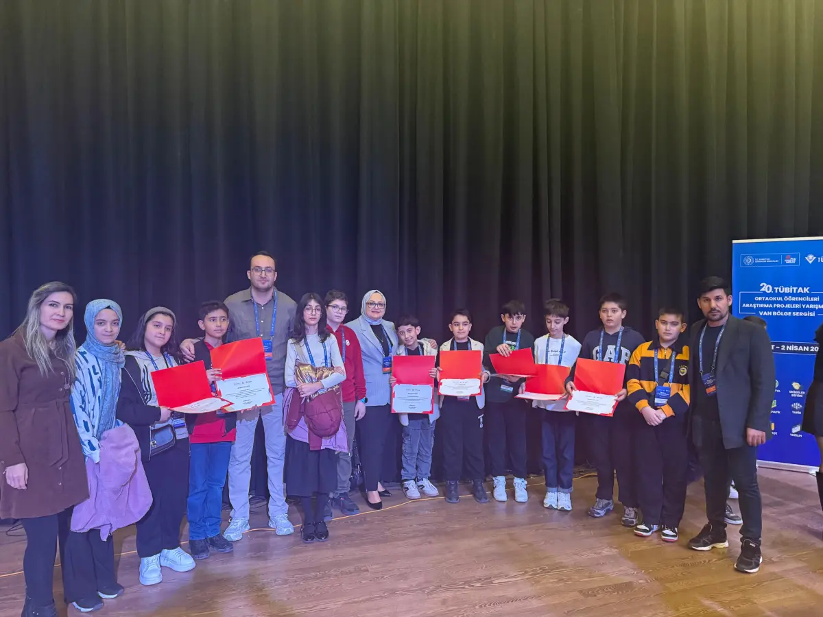 Ağrılı Öğrencilerden TÜBİTAK Finallerine Damga: İki Proje Türkiye Şampiyonasına Katılacak