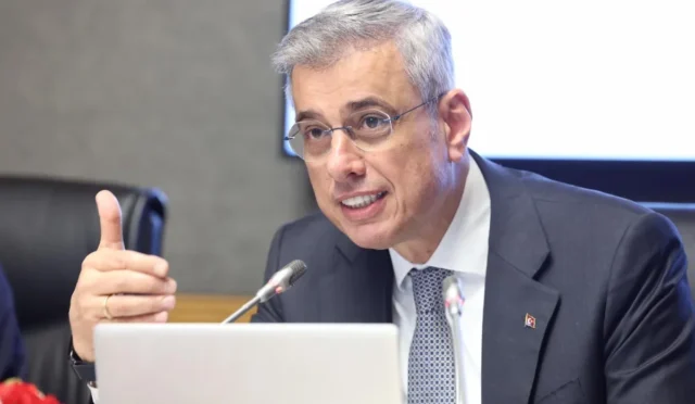 Sağlık Bakanı Memişoğlu, ÇÖZGER raporlu çocukların annelerinin MHRS'de öncelikli randevu alacağını duyurdu.