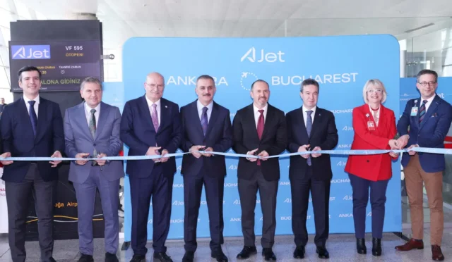 ATO Başkanı Gürsel Baran, AJET'in Ankara-Bükreş ilk direkt uçuşunda