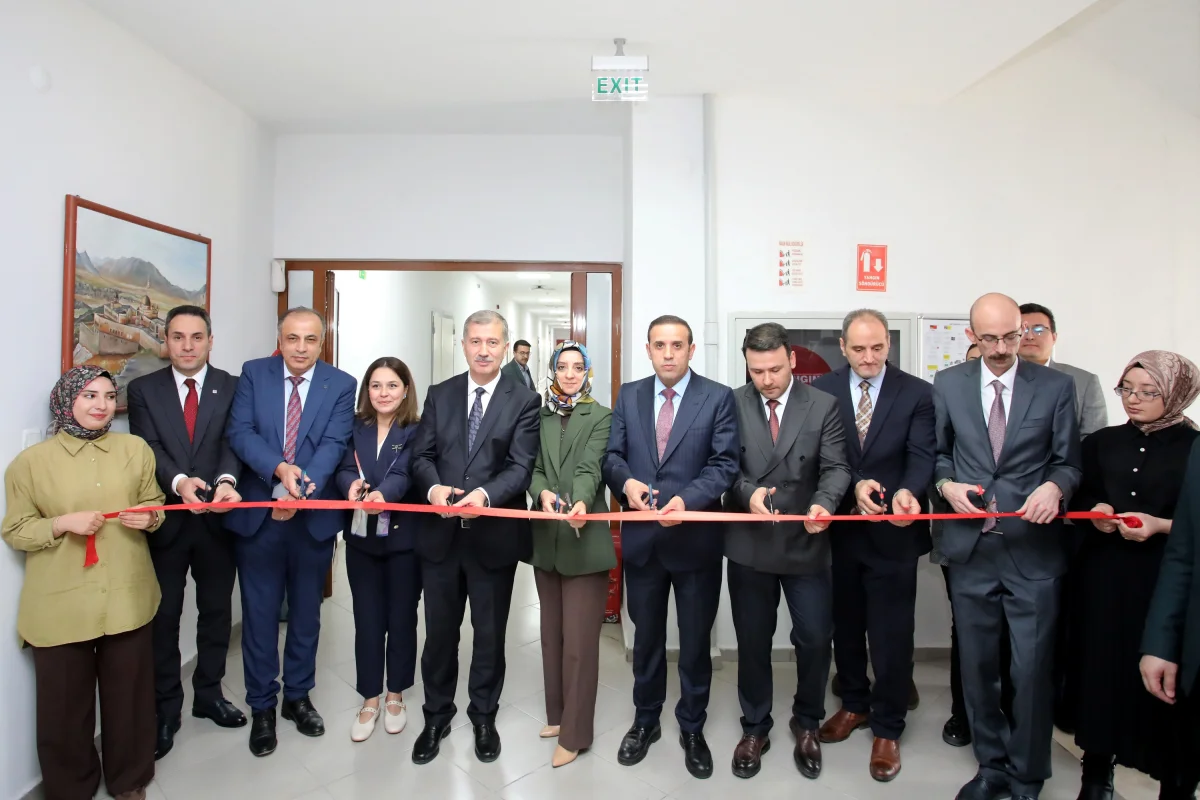 Ağrı İbrahim Çeçen Üniversitesi’nde Çığır Açan Zebra Balığı Araştırma Laboratuvarı Açıldı