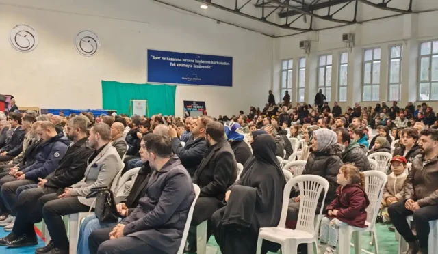 Gaziosmanpaşa'da düzenlenen Oruç Yarışması ödül töreninden genel görünüm