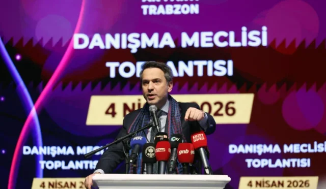 Enerji ve Tabii Kaynaklar Bakanı Alparslan Bayraktar'ın duyurduğu Somali'deki ilk deniz sondajı gemisi