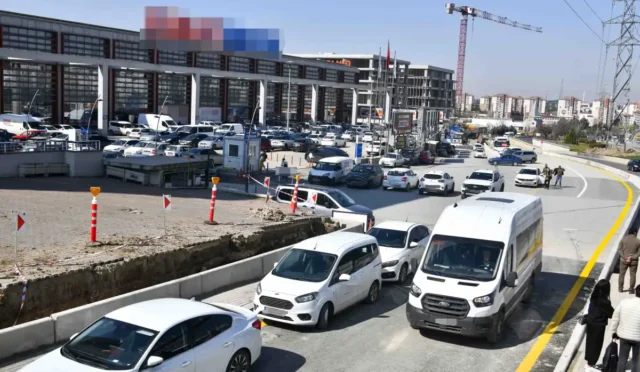 Ankara Büyükşehir Belediyesi'nin Bağdat Caddesi'nde toplu taşıma araçları için oluşturduğu yeni duraklama cebi