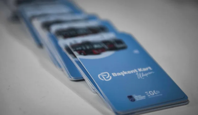 Ankara Büyükşehir Belediyesi'nin ücretsiz sosyal ulaşım abonman uygulamasının yoğun ilgi gördüğünü gösteren görsel