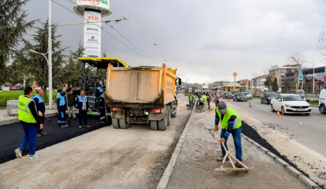 Malatya çevre yolu yan yollarında asfaltlama çalışması yapılıyor