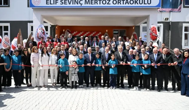 Malatya'da yeni açılan Elif Sevinç Mertöz Ortaokulu binası