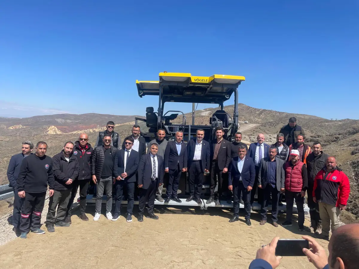 Kırıkkale-Kalecik Yolu Sıcak Asfaltla Buluşuyor: Ulaşım Konforu Artıyor