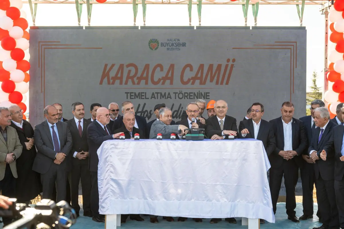 Malatya Şehir Mezarlığı’nda Yeni Bir Nefes: Karaca Camisi’nin Temeli Dualarla Atıldı