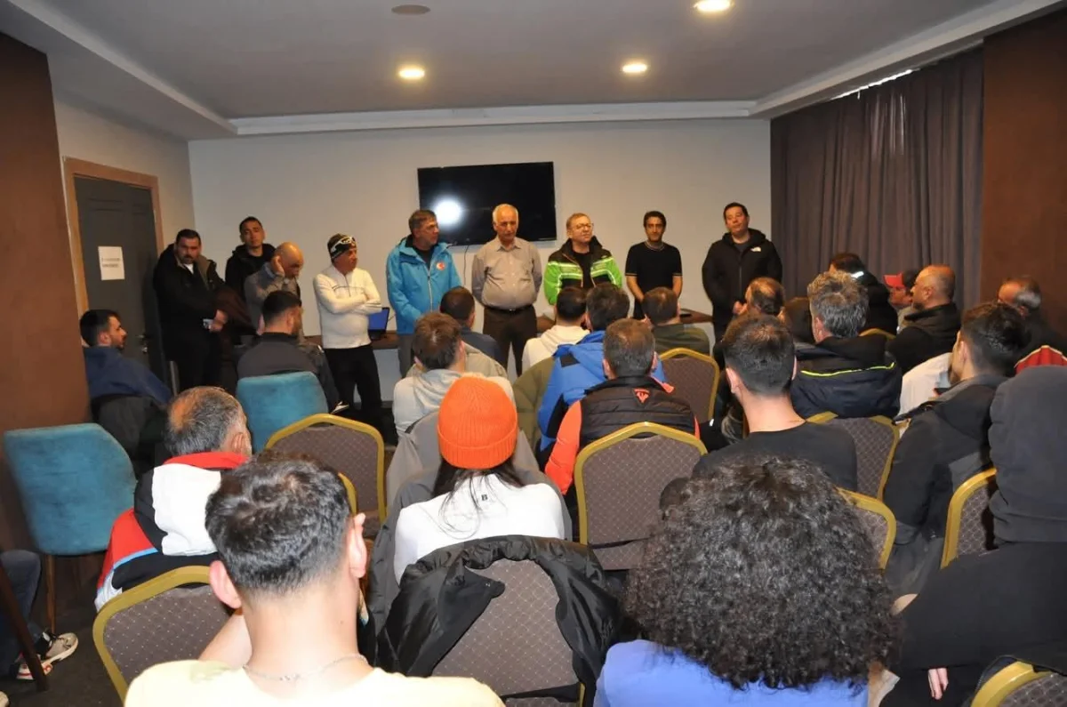 Sarıkamış’ta Kış Sporları Eğitimleri Tamamlandı: Nitelikli Antrenörler Yetiştirildi