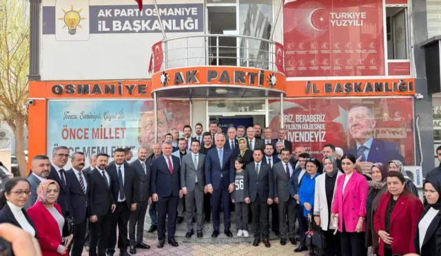 Kültür ve Turizm Bakanı Mehmet Nuri Ersoy, Osmaniye'de tarihi alanları ve yürütülen projeleri inceliyor.