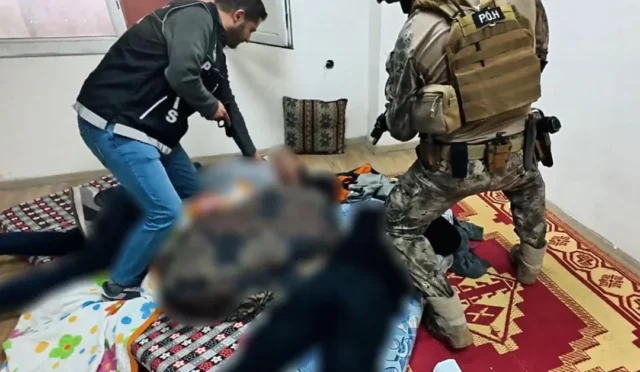 Türkiye Genelinde Nefes Kesen Narkotik Operasyonu: Tonlarca Uyuşturucu ve Milyonlarca Hap Ele Geçirildi