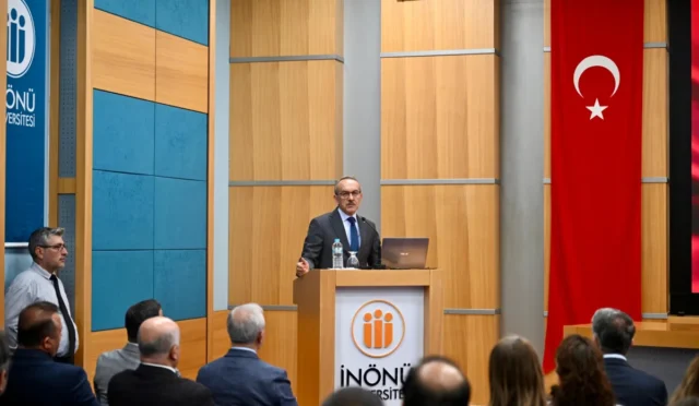 Malatya'da yöneticilere yönelik etkili yönetim ve liderlik eğitimi semineri