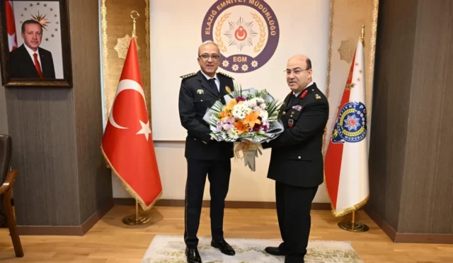 Elazığ İl Jandarma Komutanlığı heyeti, Polis Haftası dolayısıyla Elazığ İl Emniyet Müdürlüğü'nü ziyaret etti.