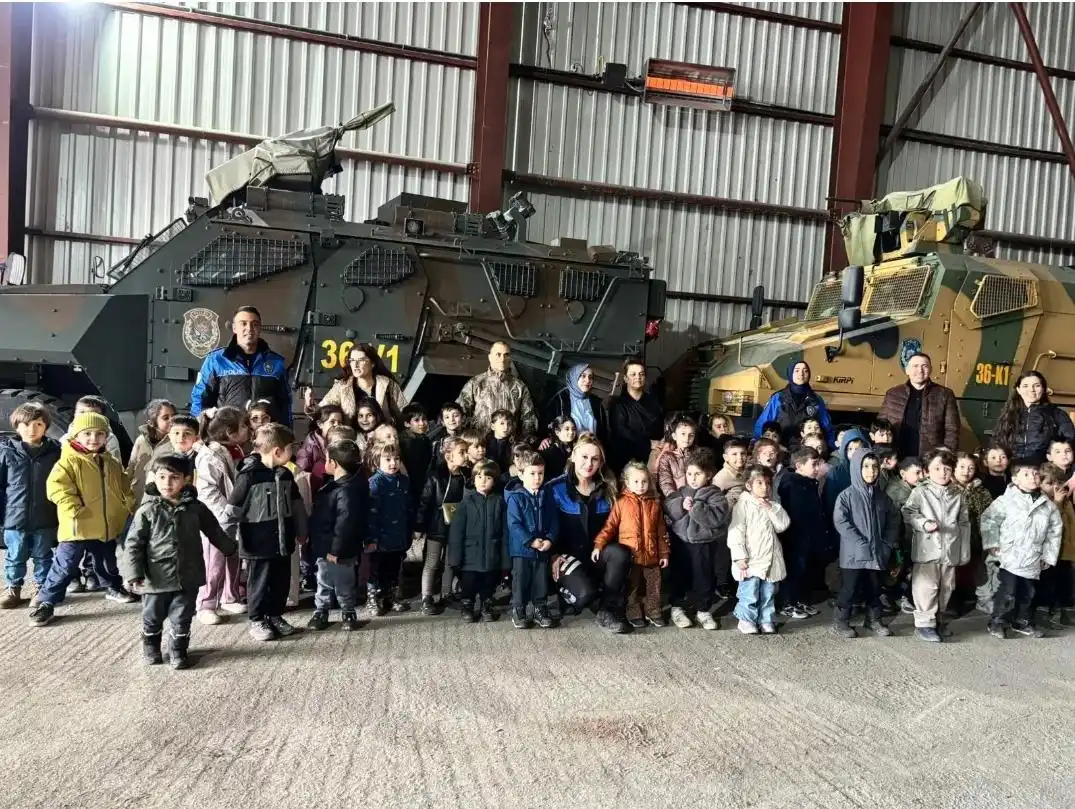 Minik Yüreklerden Polise Sıcak Ziyaret: Polis Haftası Kutlamaları Renklendi