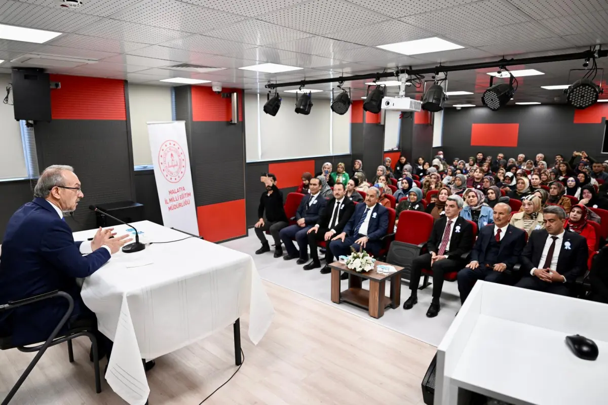 Vali Yavuz’dan ‘En İyi Narkotik Polisi: Anne’ Eğitiminde Velilere Önemli Mesajlar: ‘Çocuklarımızı Sevgiyle Yetiştirelim’