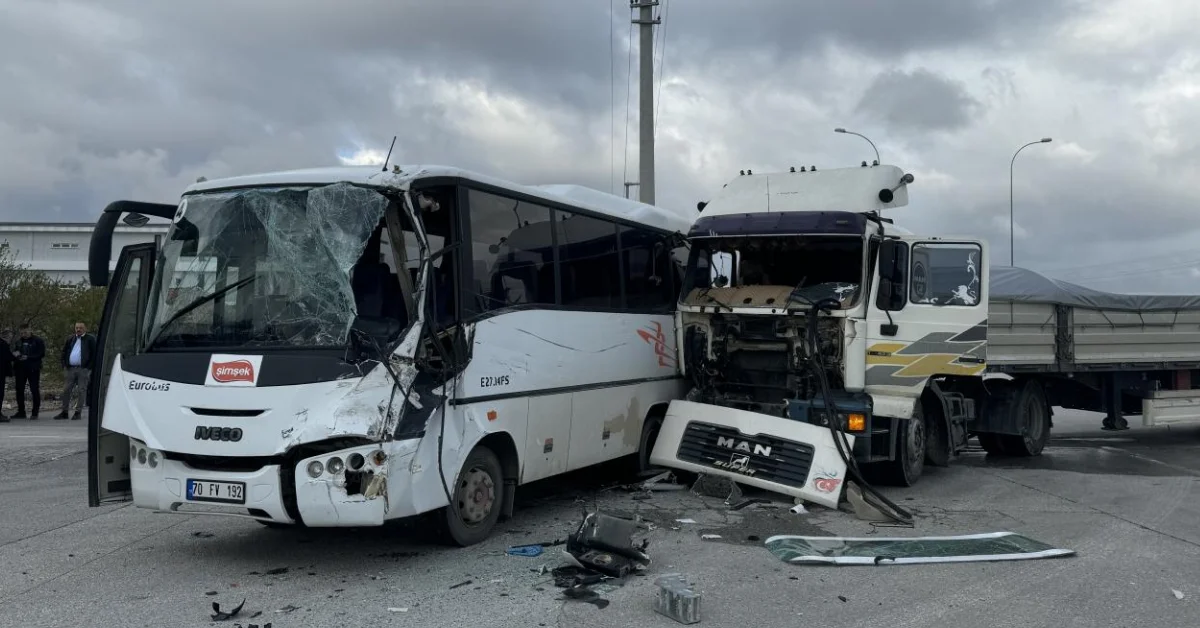 Karaman’da Feci Kaza: İşçi Servisi ile Tır Çarpıştı, 12 Kişi Yaralandı