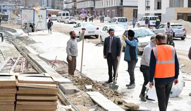 Malatya Akpınar Çarşısı'nda esnafın dükkanlarını temiz teslim alması için yapılan çalışmalar