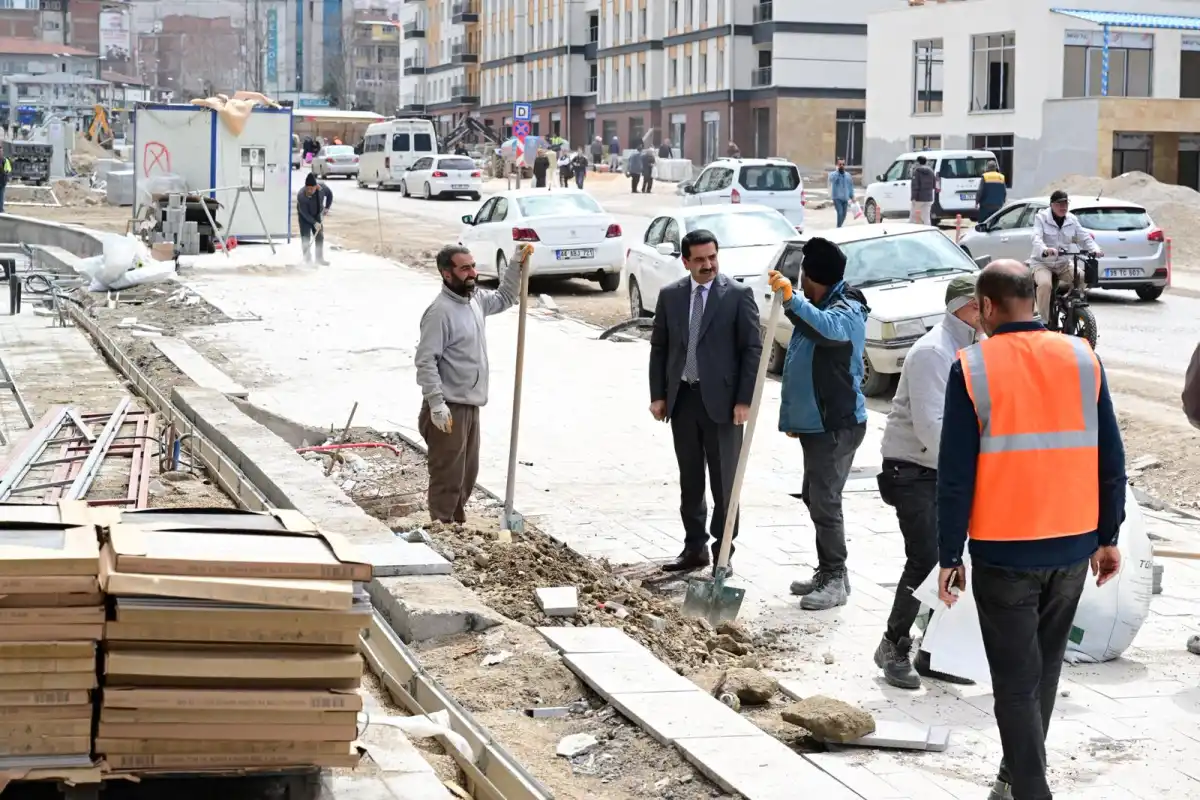 Akpınar Çarşısı Yeniden Doğuyor: Esnaf Teslimat Öncesi Kapsamlı Temizlik ve Düzenleme Çalışmaları