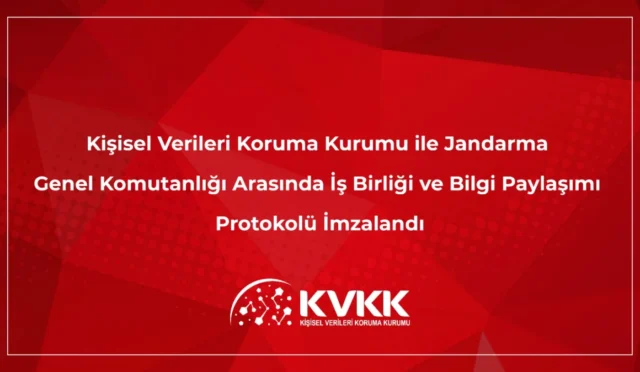 Jandarma Genel Komutanlığı ve Kişisel Verileri Koruma Kurumu yetkilileri veri güvenliği iş birliği protokolünü imzalıyor.