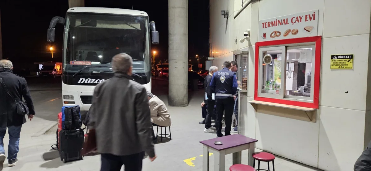 Düzce Otobüs Terminalinde Zabıta ve Sağlık Ekiplerinden Ortak Denetim: Tütün Yasaklarına Uyulmayan İşletmelere Yaptırım