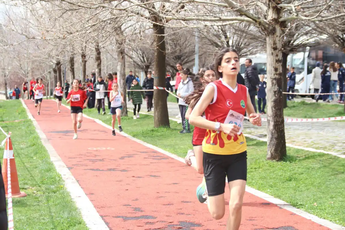 Elazığ’da Anadolu Yıldızlar Ligi Kros ve Bayrak Yarışları Tamamlandı: Dereceler Belli Oldu