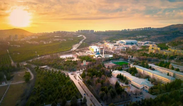Fırat Üniversitesi'nin 51. kuruluş yıl dönümü kutlamaları ve eğitimdeki başarıları