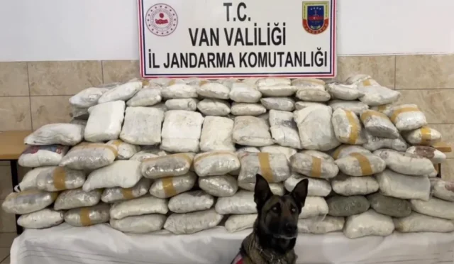 Jandarma ekiplerinin operasyonu sonucu ele geçirilen uyuşturucu maddeler