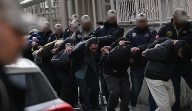 Beşiktaş'taki terör saldırısı soruşturmasında adliyeye sevk edilen şüpheliler