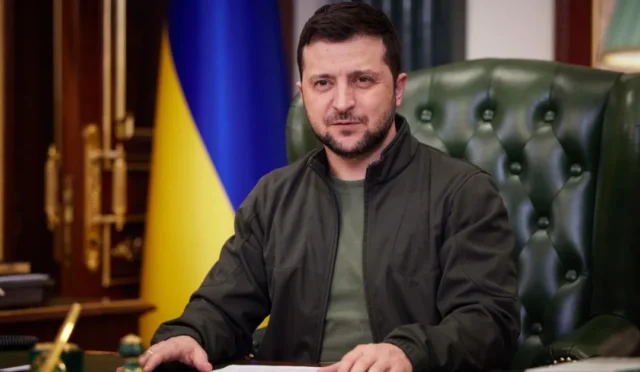 Ukrayna Devlet Başkanı Volodimir Zelenski, ateşkes ve kalıcı barış mesajı veriyor.