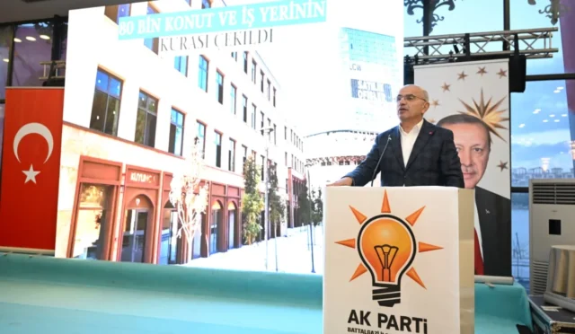 Malatya Büyükşehir Belediye Başkanı Sami Er, şehre yapılan hizmetleri ve projeleri anlattı.