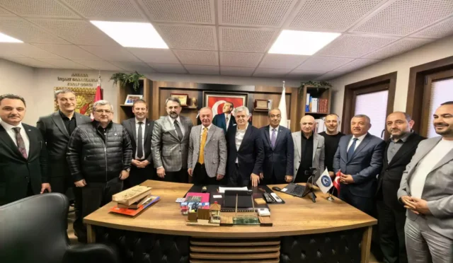 Ankara Kent Konseyi Başkanı Halil İbrahim Yılmaz, İbrahim Aydın'ı ziyaret ediyor