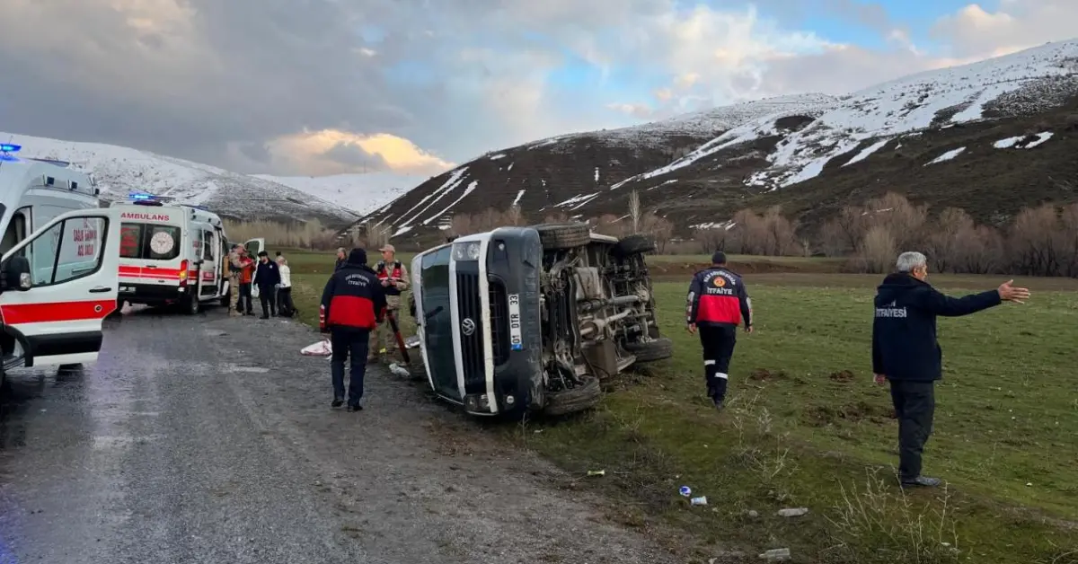 Bitlis’te Minibüs Devrildi: 11 Yaralı, Tatvan-Van Karayolu’nda Trafik Kazası