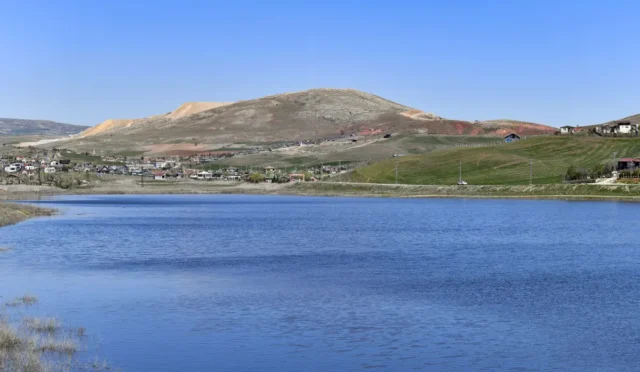 Yenilenen Kızılca Göleti'nin su dolu hali ve çevresindeki doğal yaşam