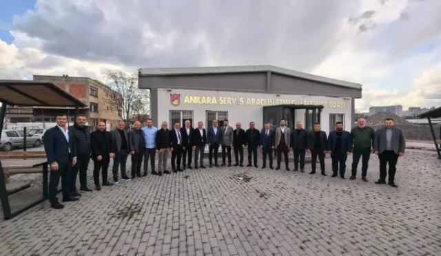 Ankara Kent Konseyi heyeti, Ankara Servis Aracı İşletmecileri Esnaf Odası Başkanı İlyas Aktürk'ü ziyaret etti.