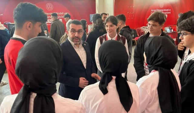 Milletvekili Adem Çalkın, Ankara'da Karslı öğrencilerle bir araya geldi.