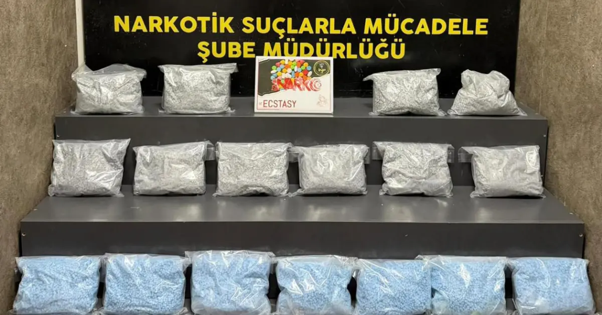 İzmir’de Nefes Kesen Operasyon: 101 Bin Uyuşturucu Hap Ele Geçirildi, 1 Şüpheli Tutuklandı