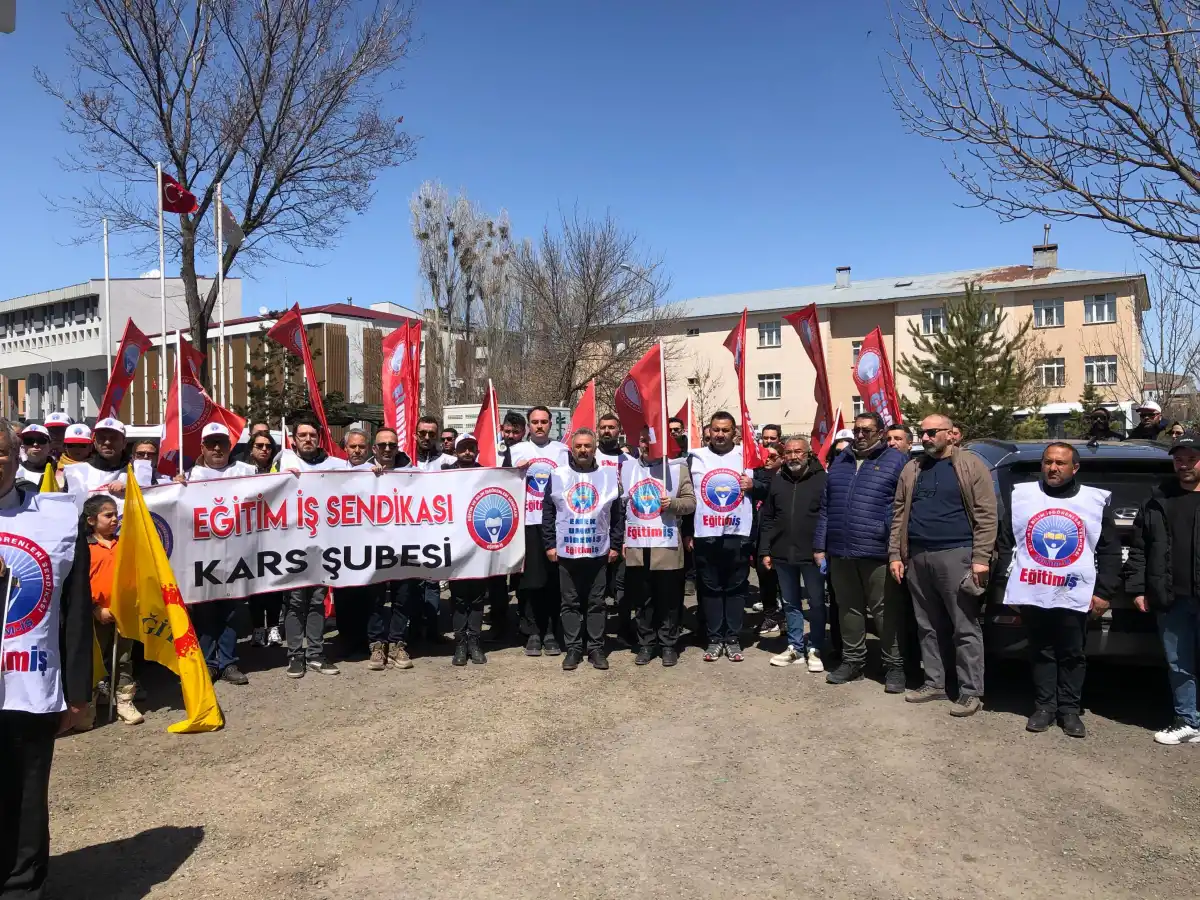 Kars’ta Eğitim Sendikalarından Şiddet İsyanı: Okullarda Güvenlik Alarm Veriyor, Eylemler Sürüyor