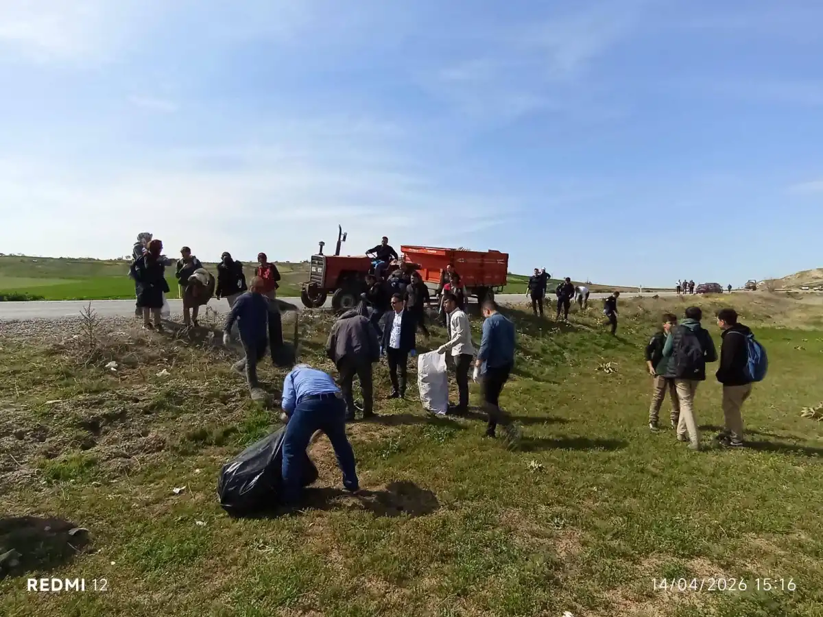Kırıkkale Karakeçili’de Çevre Temizliği: 1 Ton Atık Toplandı, Gelecek Nesillere Temiz Miras Bırakıldı
