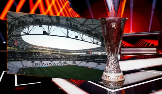 UEFA Avrupa Ligi yarı final maçları öncesi futbol sahası