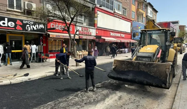 Kırıkkale'de asfalt tamiratı ve yenileme çalışmaları hız kazandı.