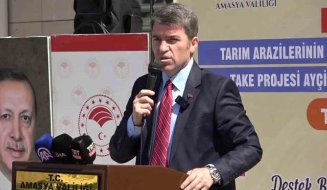 Amasya Valisi Önder Bakan, okulların güvenliği hakkında açıklama yapıyor.