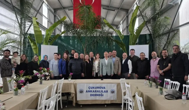 Çukurova Ankaralılar Derneği üyeleri Adana'da düzenlenen kahvaltı programında bir araya geldi.