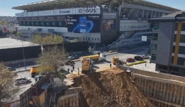 Fenerbahçe Chobani Stadyumu yakınında çöken istinat duvarı ve inşaat alanı