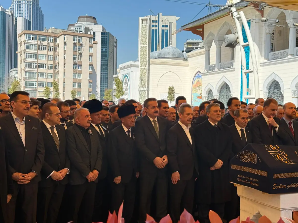 İş Dünyası Malatya’nın Değerli İsmi Mahmut Çalık’ı Son Yolculuğunda Uğurladı