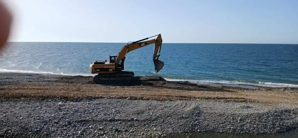 Tirebolu Düzköy Sahili Kurtuldu: Kum ve Çakıl Alımı Durduruldu