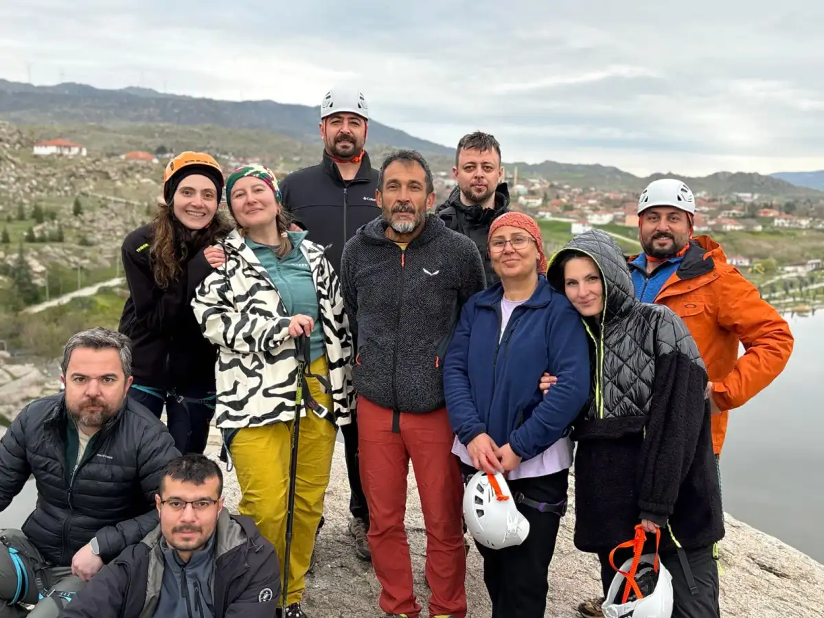 BOZDAK’tan Başarılı Kaya Tırmanış Eğitimi: Sporcular Yeni Seviyelere Hazır