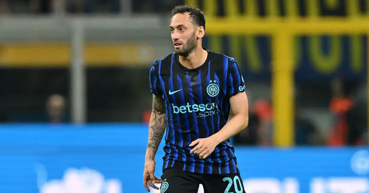 Hakan Çalhanoğlu’ndan Inter’e Müjde: Milli Yıldız Gelecek Sezon Takımda Kalıyor