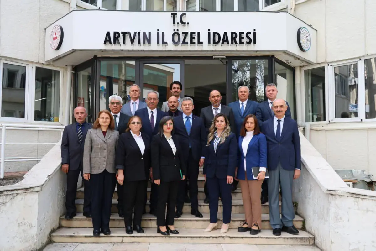 Vali Turan Ergün, İl Özel İdaresi’ni Ziyaret Etti: Artvin’in Gelecek Projeleri Masaya Yatırıldı